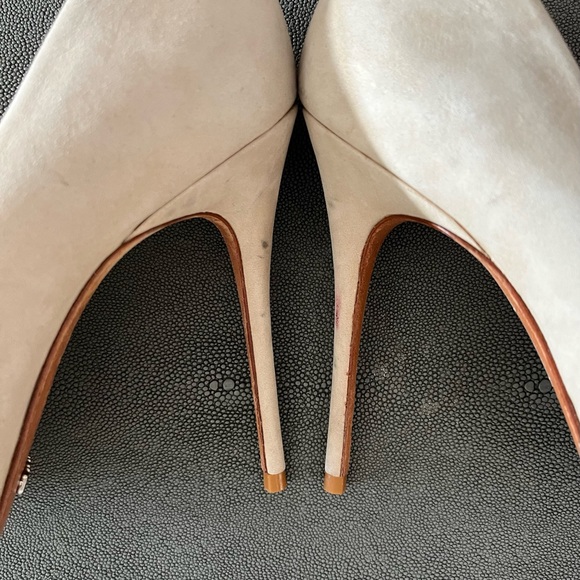 Schutz Lou Beige Suede Pointed Toe Pumps marked Sz 11 but really 10 1/2 or 10 - Picture 8 of 9